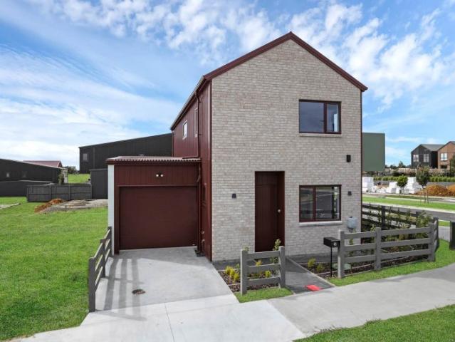 karaka, 4 bedrooms