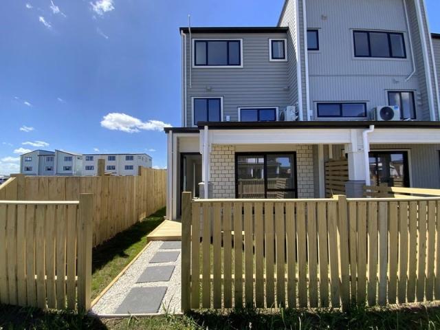 karaka, 4 bedrooms