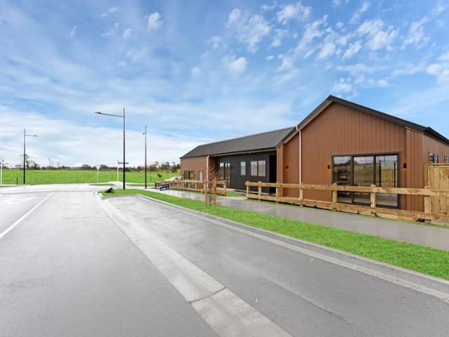 karaka, 4 bedrooms
