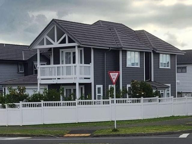 karaka, 4 bedrooms