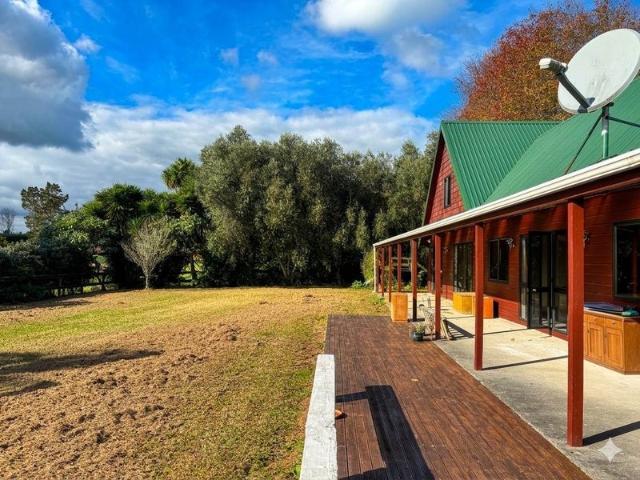 karaka, 4 bedrooms