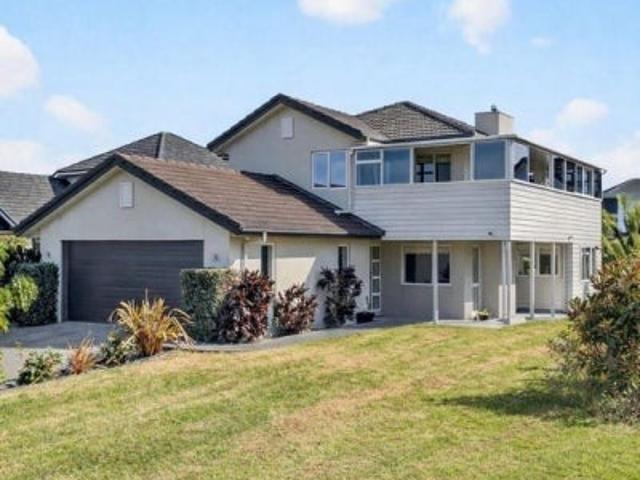 karaka, 5 bedrooms