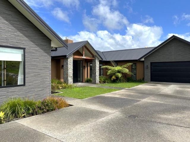 karaka, 6+ bedrooms