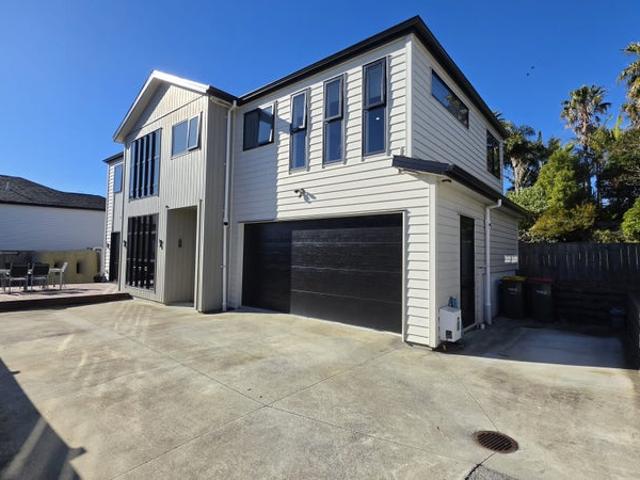 karaka harbourside, 5 bedrooms