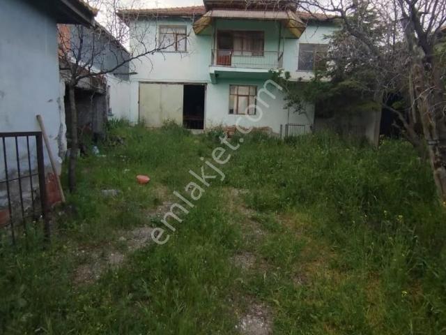 Karakent Köyünde 2 Adet Satılık Ev, Ahır Ve Bahçesi