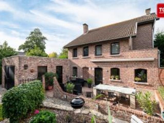 KARAKTERISTIEKE villa te Wondelgem