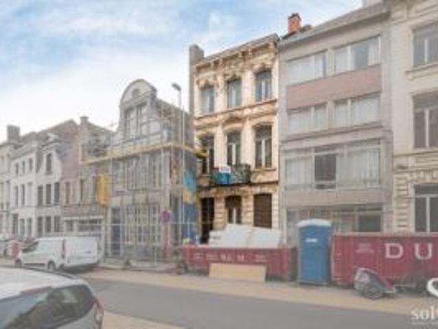 Karaktervol herenhuis in centrum Gent