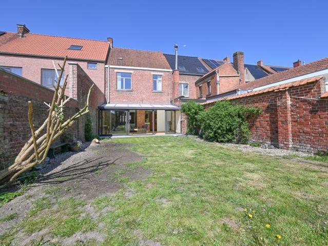 Karaktervolle charmewoning in hartje Izegem