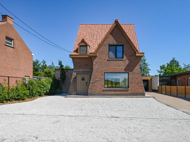 Karaktervolle vrijstaande woning te Ingelmunster