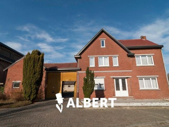 Karaktervolle woning in dorpskern Vliermaalroot op 1552m² !