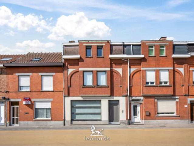 Karaktervolle woning met garage in het centrum van Wervik!