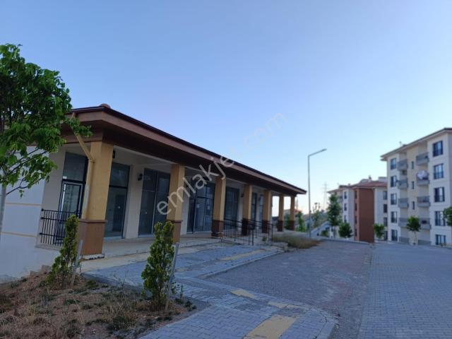 Karakuş Emlaktan Toki Merkezinde Kiralık Dükkan