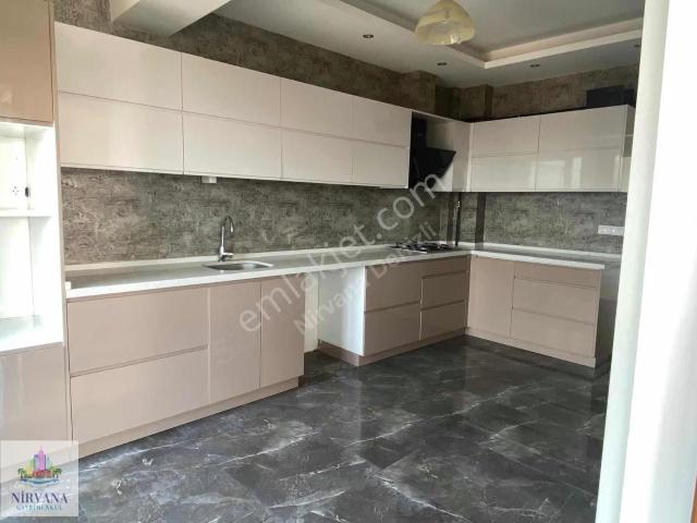 Karahasanlı Camii Yanı 3+1 150 M² Satılık Daire