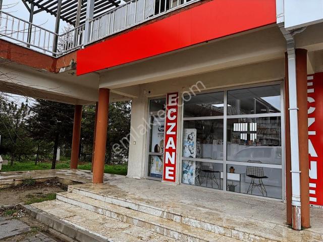 Karahasanlıda Eczane Kiracılı Dükkan