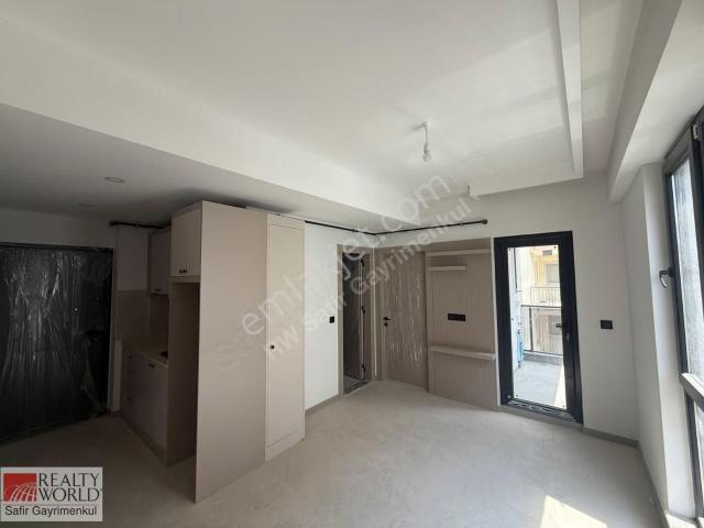 Karahasanlı'da Hastaneye Yakın 1+1, 40m² Balkonlu Sıfır Apart