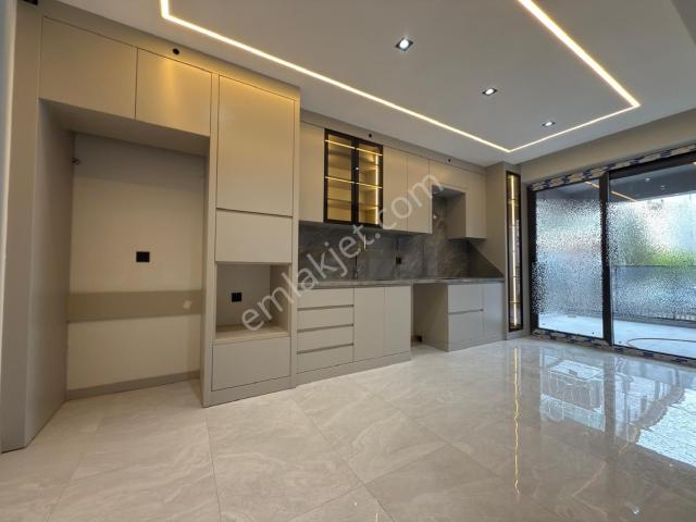 Karahsanlıda 3+1 Sıfır Daire ebeveyn Banyo Giyinme Odalı