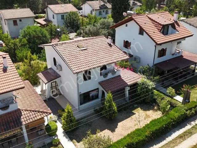 Karaova Mahallesi Yuvam Sıtesı'nde Satılık 3+1 Villa