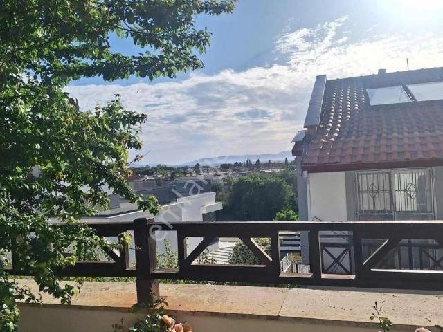 Karaovada 3+1 Kiralık Full Eşyalı Deniz Manzaralı Lüks Villa
