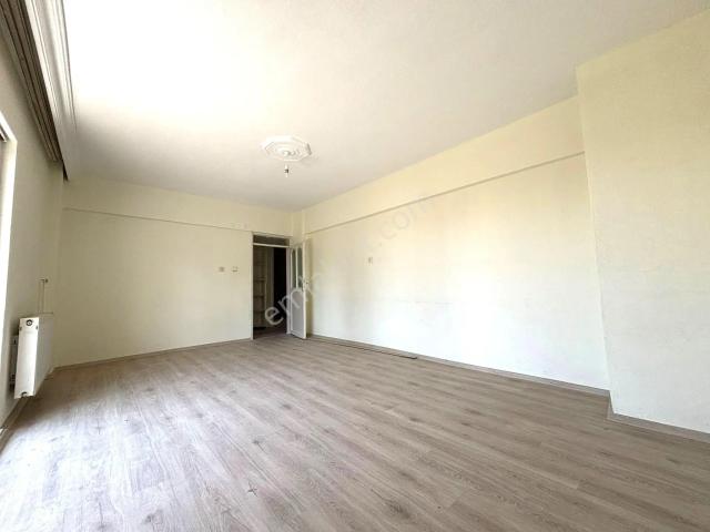 Karaman Mahallesi’nde Kaçırılmayacak Fırsat! 145 M² Geniş 3+1 Asansörlü 2 Balkonlu Daire !