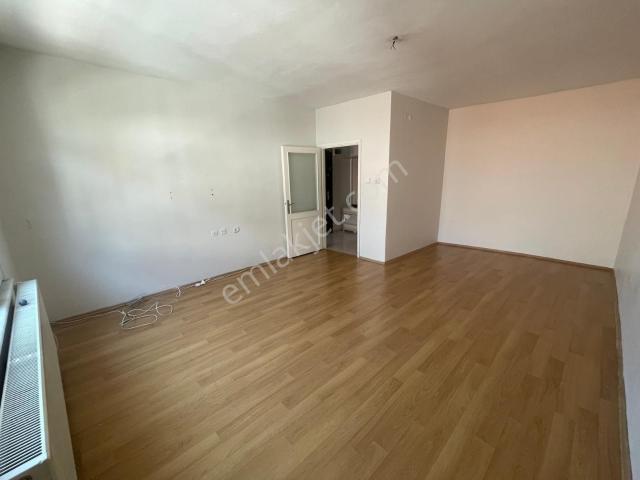 Karamürsel Çarşı İçerisinde Temiz 2+1 Kiralık Daire | 90 M²