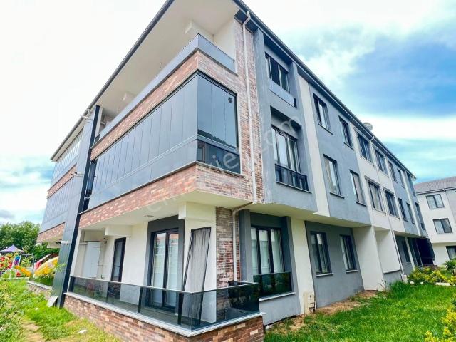 Karasu Çiğdem Emlak İle Okul&marketlere Yakın 3+1 Satılık Daire
