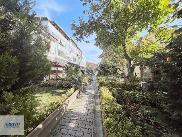 Karasu Merkez Sahilde Beyazıt Sitesi'nde Satılık Dubleks Daire