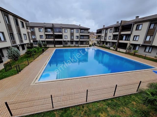 Karasu Narkale Sitesi Kombi Cam Balkonlu Oturuma Hazır 2+1