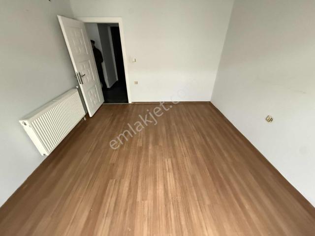 Karasu Yalı Mahallesi Samanyolu'nda Mutfak Ayrı 2+1