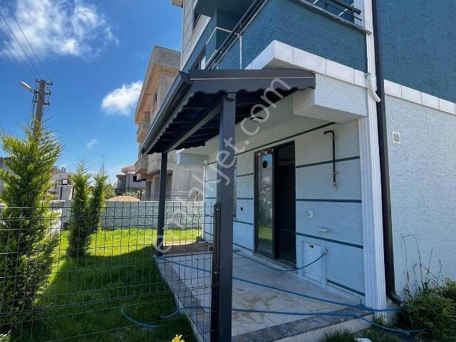 Karasu Yalı Mahellesinde Geniş Kullanımlı Ara Kat 2+1 Daire