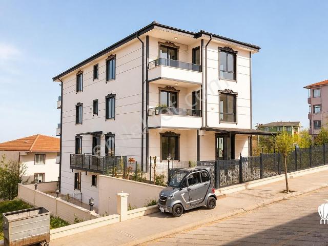 Karasu'da 2+1 Ayrı Mutfaklı Sıfır Daire Merkezi Konumda!