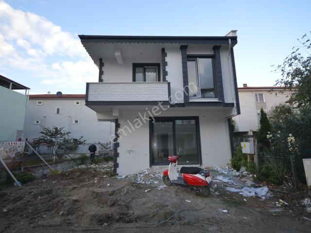 Karasu'da Tam Müstakil 3+1 Satılık Villa