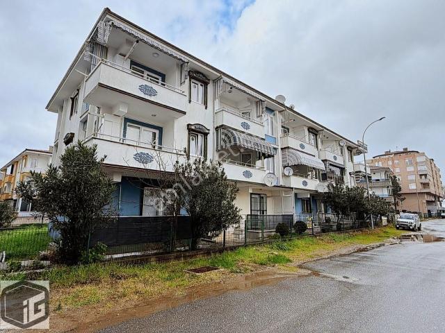 Karasu'da Denize 100 Metre Mesafede Ön Cephe Kombili 2+1 Daire