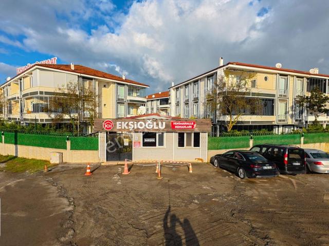 Karasu'da Doğa İle İç İçe Havuzlu Site İçerisinde Satılık Daire