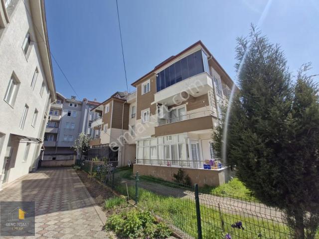 Karasuda Gece Pazarına Ve Denize Yakın Konumda 2+1 Dubleks Daire
