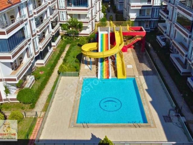 Karasu'da Havuzlu Aquaparklı Güvenlikli Ara Kat eşyalı 2+1