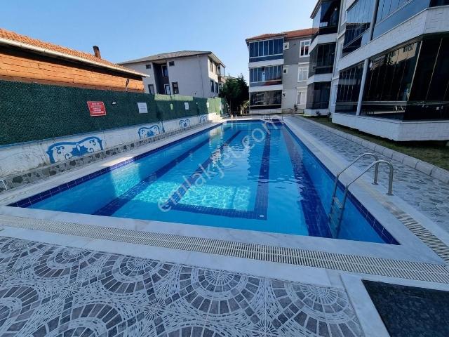 Karasuda Havuzlu Sitede Arakat Eşyalı Temiz 1+1 Daire