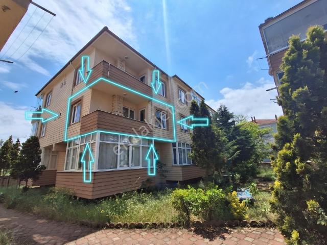 Karasu'da Sahile Yakın Site İçi Ara Kat 1+1 Satılık Daire
