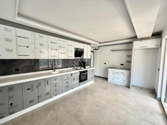 Karapürçek Mah. 3+1 Teras Balkonlu 140m2 Ön Cephe Sıfır Daire