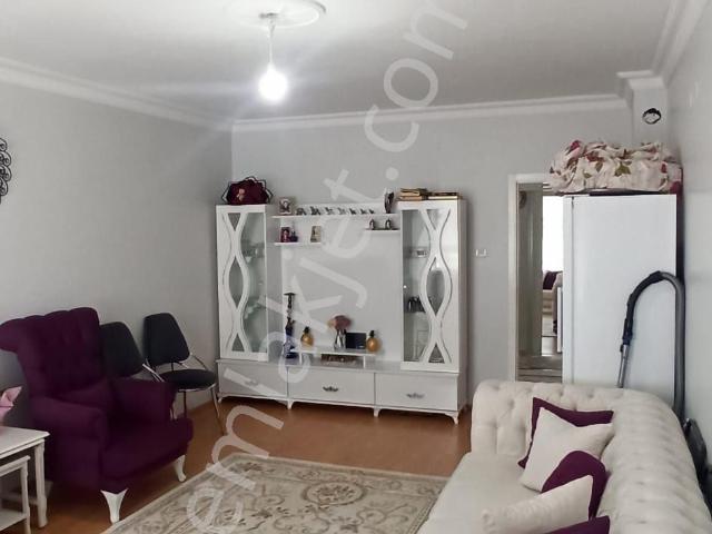 Karapürçek'te Köroğlu Parkı Yakını Cadde Üzeri Arakat Daire