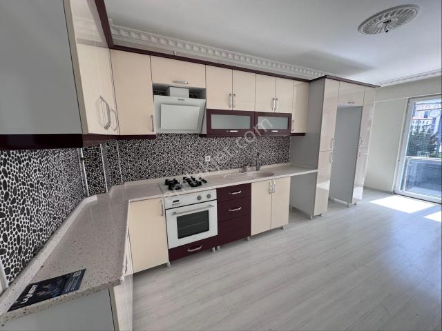 Karapürçek'te Stadyum Yanı Asansörlü Geniş 3+1 Daire