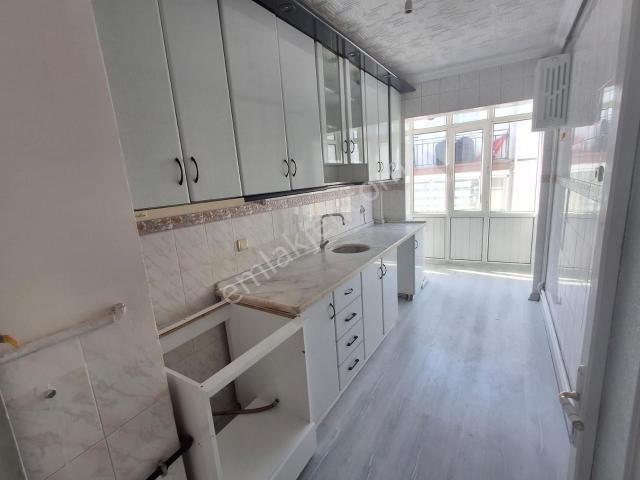 Karargahtepe Mahallesinde Bağımsız Salon 3+1 Kiralık Daire