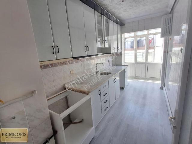 Karargahtepe Mahallesinde Bağımsız Salon 3+1 Kiralık Daire