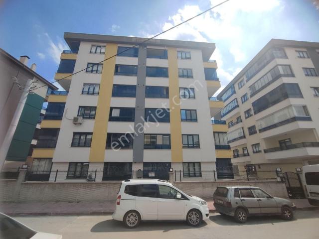 Karatay Hamzaoğlu Mahallesinde Arakat Lüks 3+1 Satılık Daire