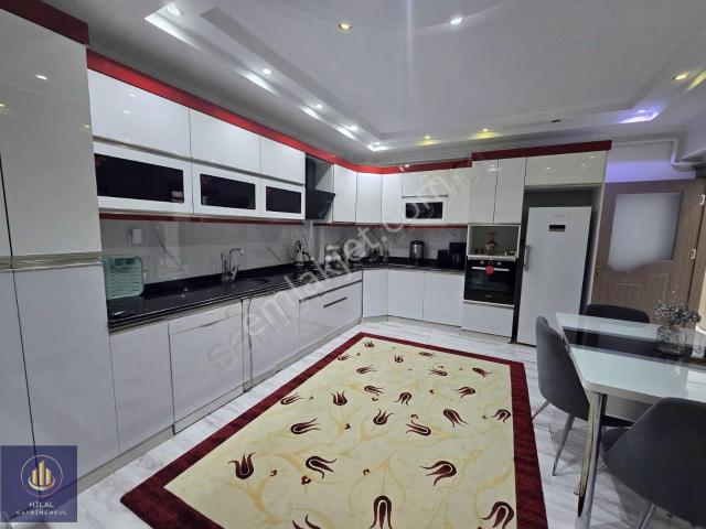 Karataş In Merkezinde Masrafsız Emsalsiz Genişlikte 3+1 Daire