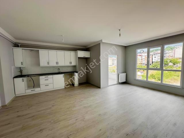 Karayelden Şehrin Göbeğinde 0 2+1 Fırsatı Kombi Doğalgazı Yapılı