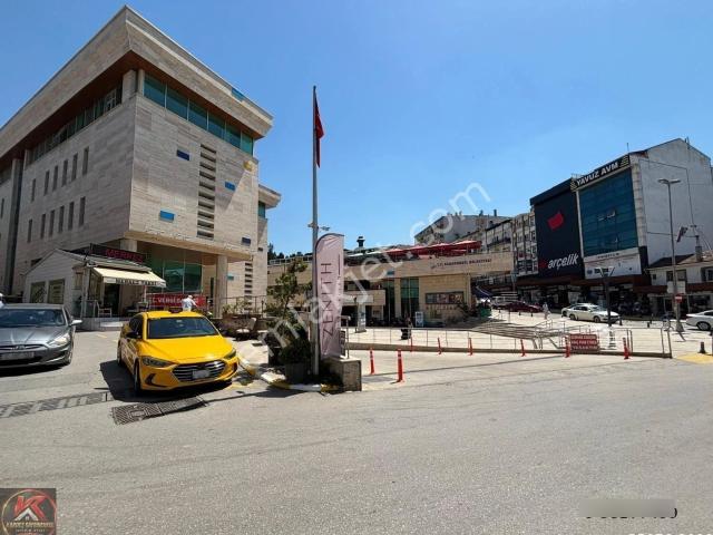 Kardeş'ten Merkezde Hazır Kiracılı Cadde Cepheli Satılık Dükkan