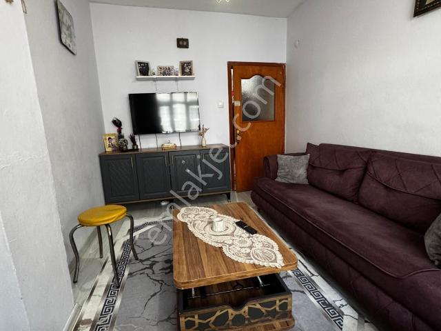 Kardeşler İnşaat Gayrimenkulden İkitelli Mehmet Akif Mahallesinde 2+1 4 Kat Eski Bina