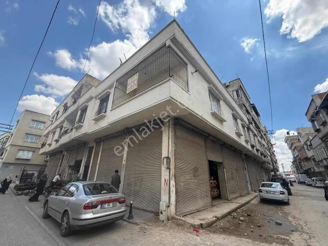 Kare'den Şığ Cami Civarında Satılık Müstakil