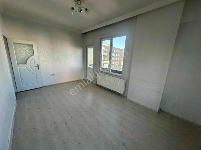 Kare'den Seyrantepe Merkezde Kiralık 2=1. Daire