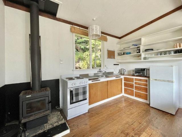 karekare, 2 bedrooms